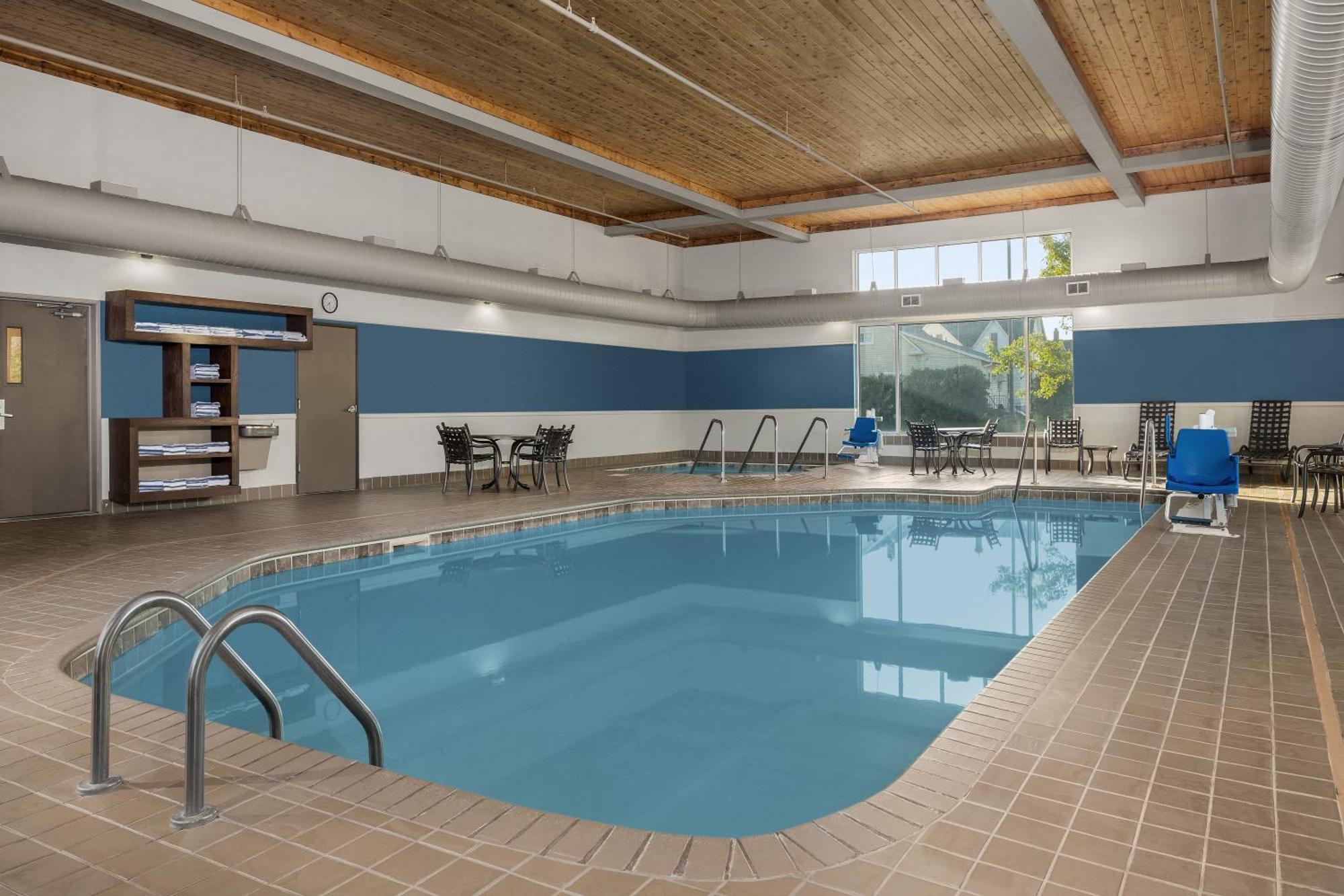 Holiday Inn Express & Suites Superior By Ihg Εξωτερικό φωτογραφία